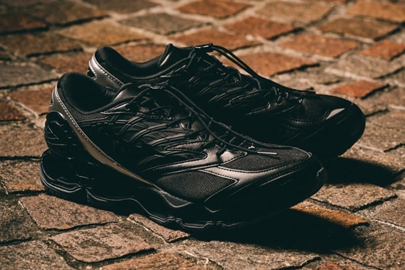 ÉDIFICE x IÉNA x Herringbone Footwear と MIZUNO による初のコラボレーションモデルが登場