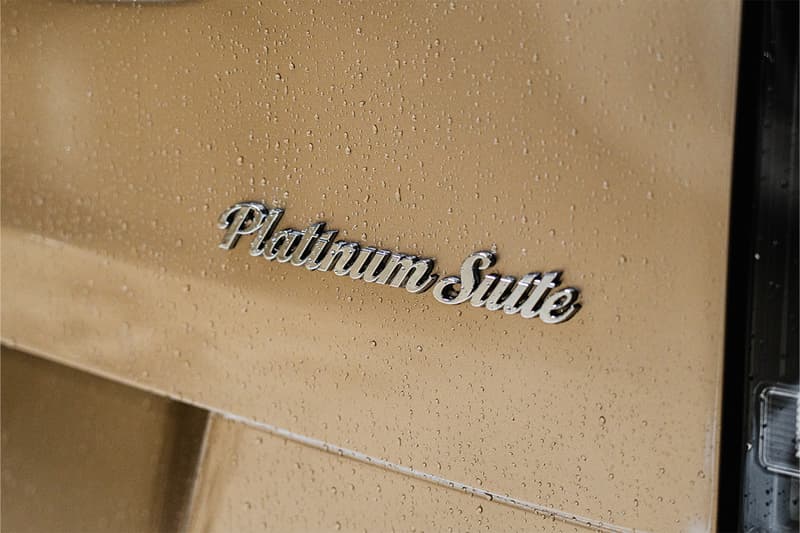 Vクラスは走る漫画喫茶になり得る──メルセデス・ベンツ V 220 d EXCLUSIVE long Platinum Suite をチェック　