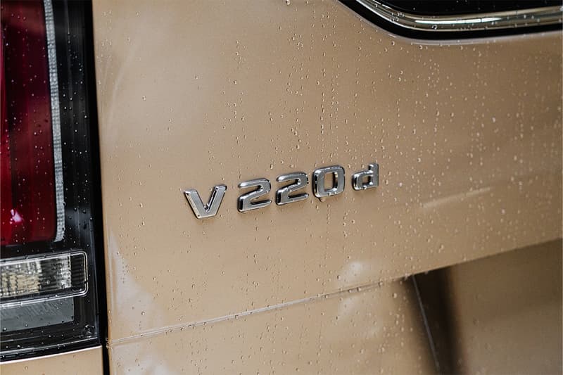 Vクラスは走る漫画喫茶になり得る──メルセデス・ベンツ V 220 d EXCLUSIVE long Platinum Suite をチェック　