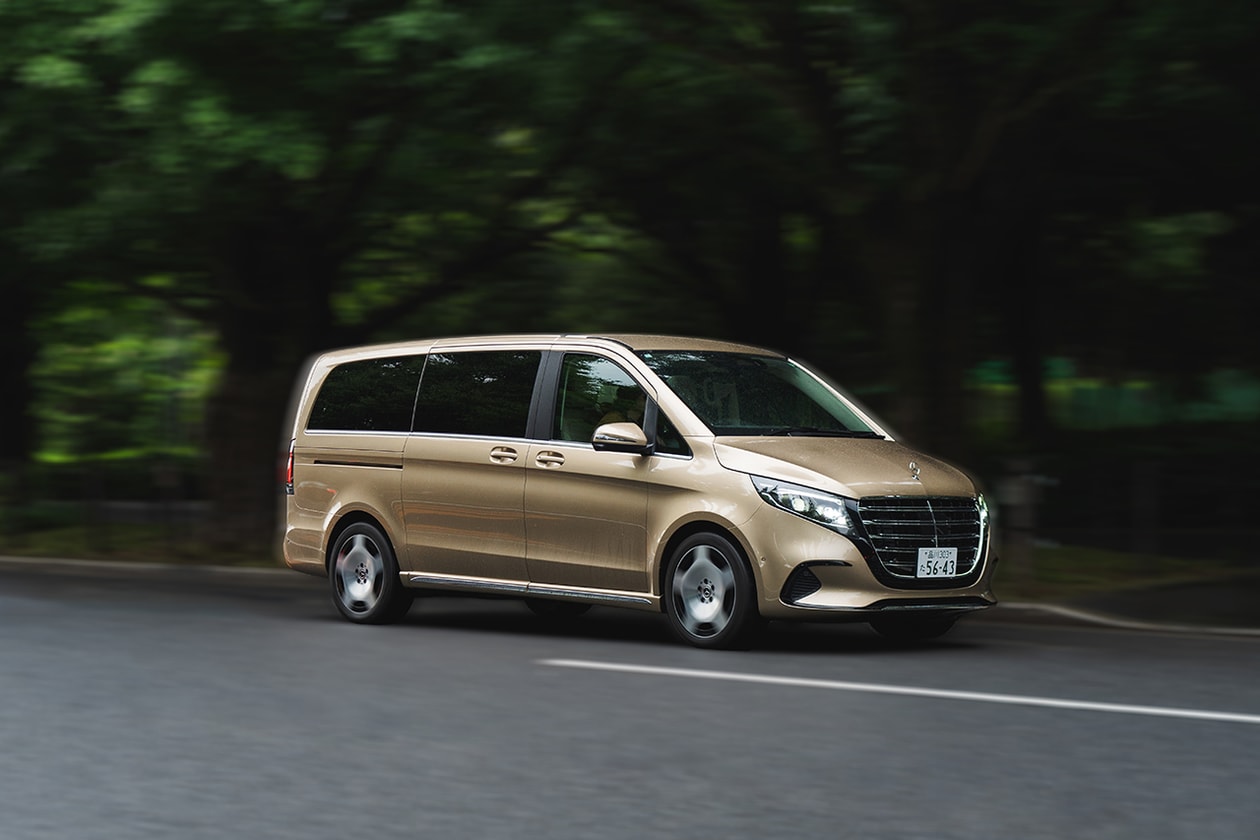 Vクラスは走る漫画喫茶になり得る──メルセデス・ベンツ V 220 d EXCLUSIVE long Platinum Suite をチェック　