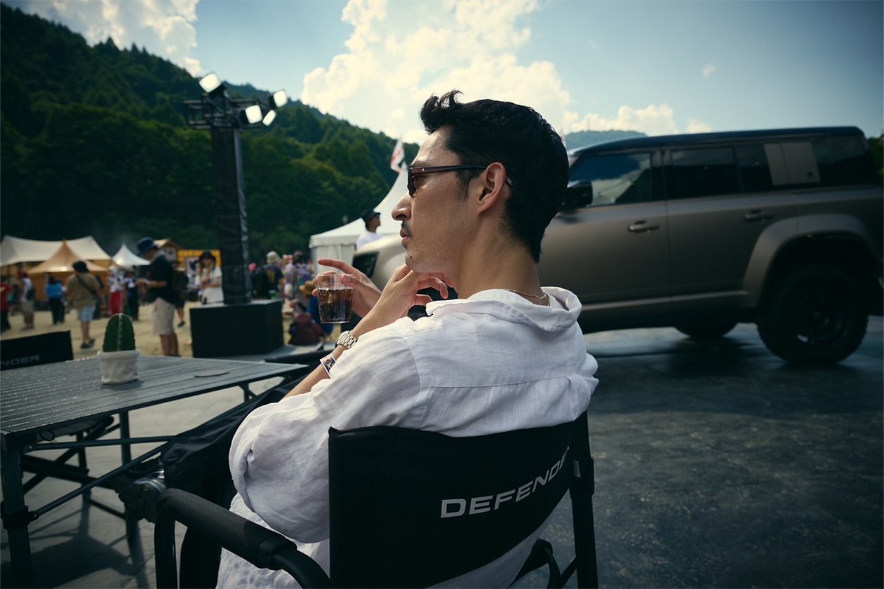 DEFENDER のフジロックデビューを上杉柊平がリポート──ヒーローモデル DEFENDER OCTA を駆る