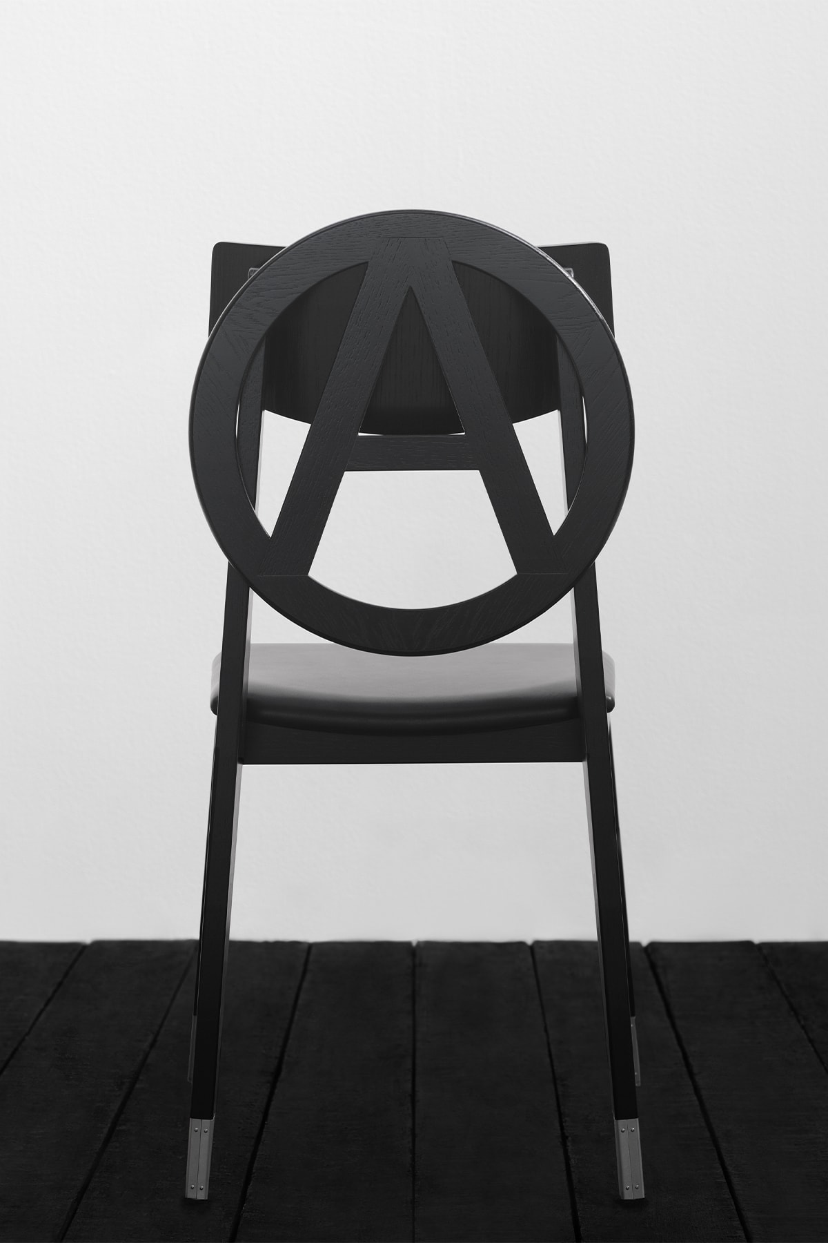 アンダーカバー x 天童木工 2025年新作アナーキーチェアが登場 UNDERCOVER x Tendo Mokko Anarchy Chair 2025 release info Jun Takahashi