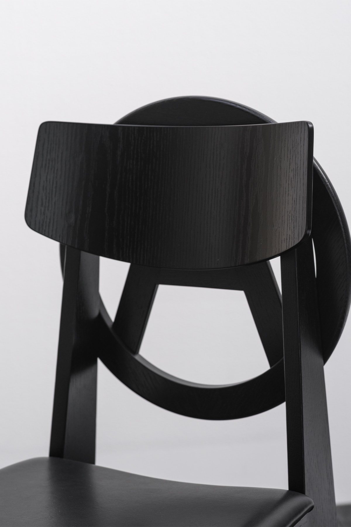アンダーカバー x 天童木工 2025年新作アナーキーチェアが登場 UNDERCOVER x Tendo Mokko Anarchy Chair 2025 release info Jun Takahashi