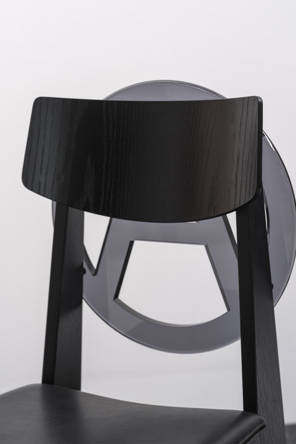アンダーカバー x 天童木工 2025年新作アナーキーチェアが登場 UNDERCOVER x Tendo Mokko Anarchy Chair 2025 release info Jun Takahashi