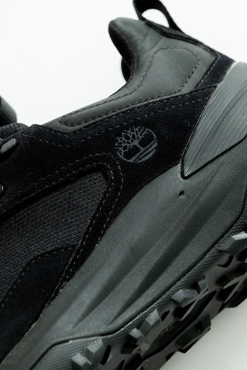 Under R が Timberland のアウトドアシューズにオールブラック仕様を別注　ティンバーランド