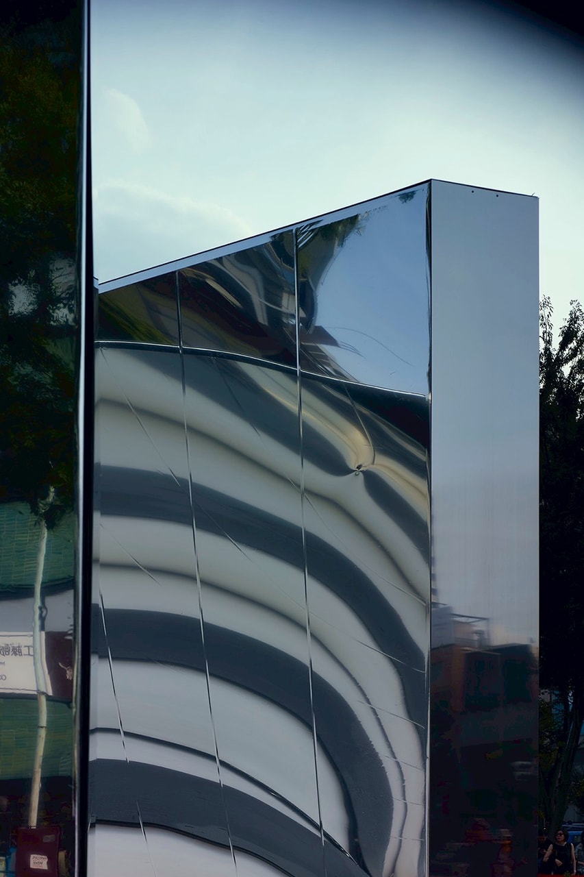 落合陽一に特別インタビューglo™ LOVE AT FIRST Yoichi Ochiai interviews