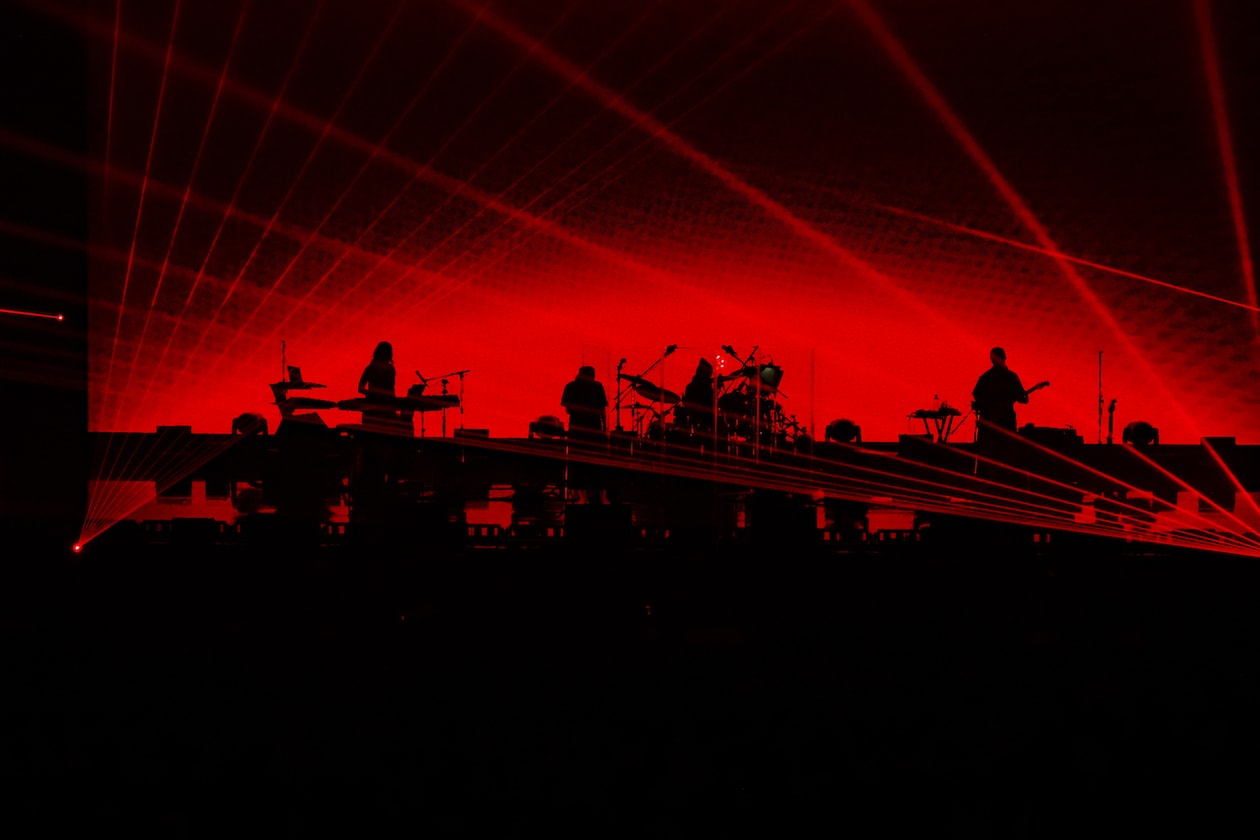 クヴィ・ババ初の武道館公演で見せたスペシャルで等身大なラッパー像 kvi baba budokan shout out to jesus one man live report