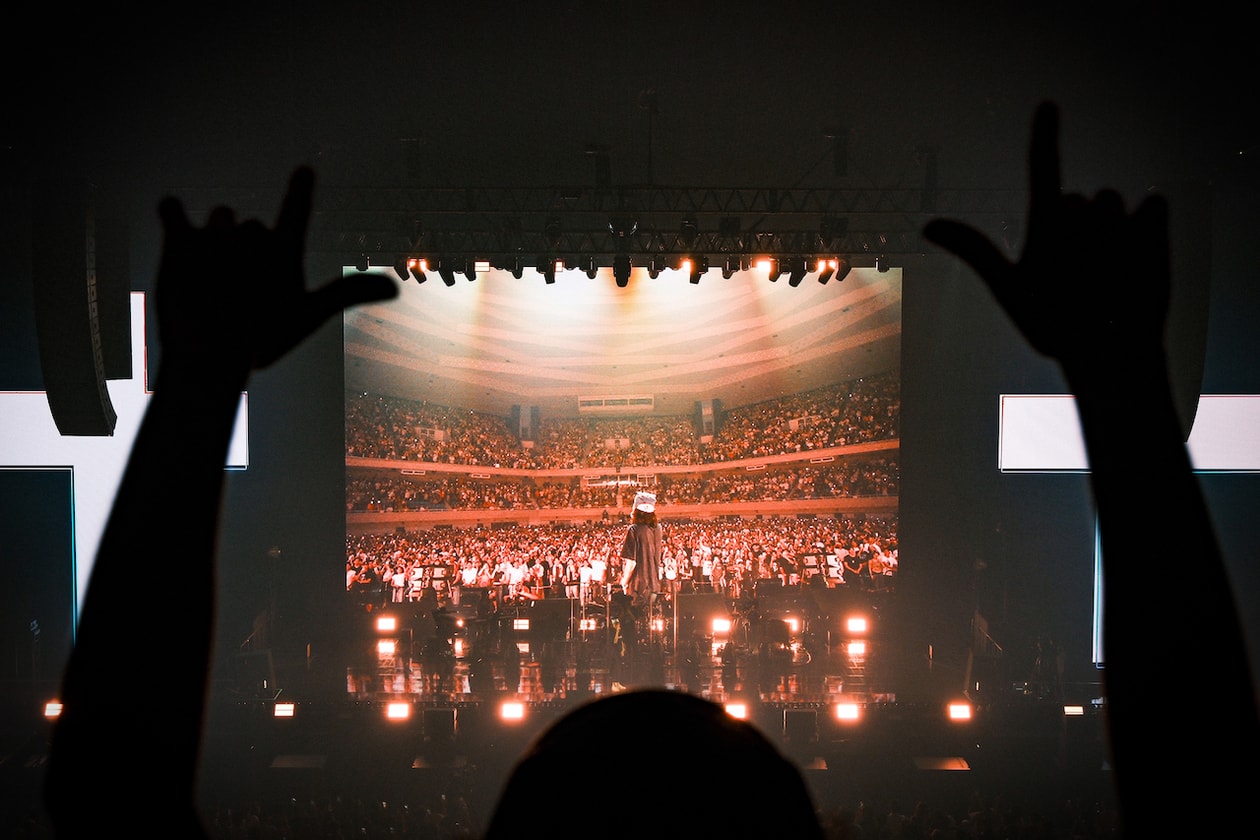 クヴィ・ババ初の武道館公演で見せたスペシャルで等身大なラッパー像 kvi baba budokan shout out to jesus one man live report