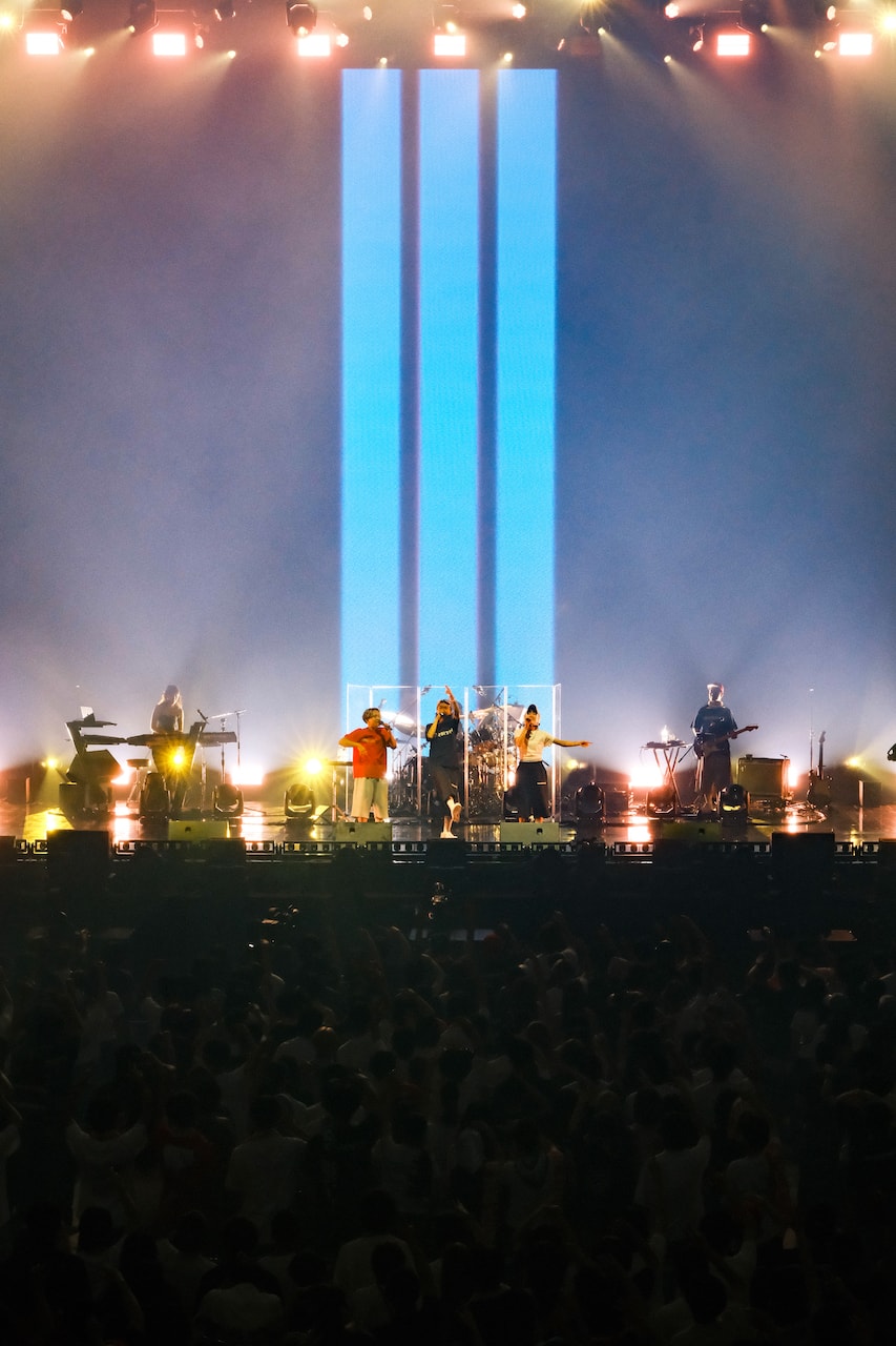 クヴィ・ババ初の武道館公演で見せたスペシャルで等身大なラッパー像 kvi baba budokan shout out to jesus one man live report