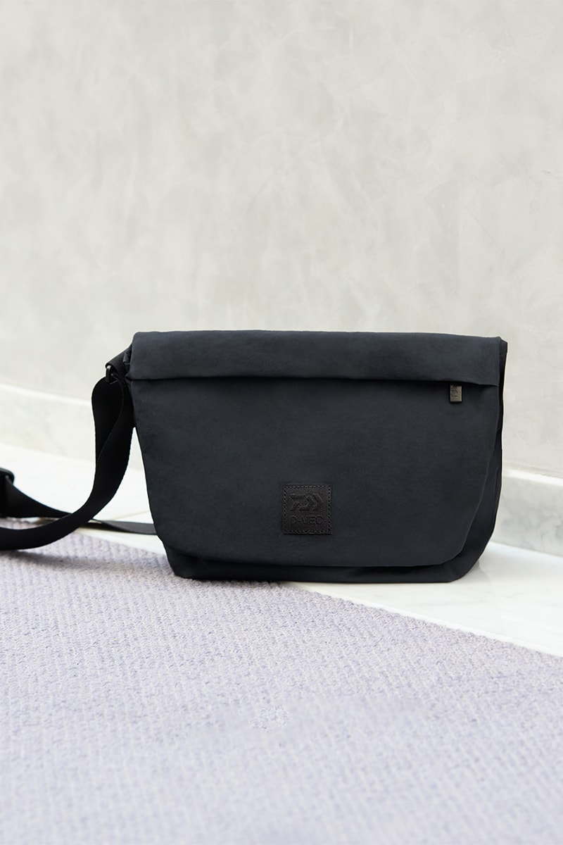 ディーベックがマンハッタンポーテージ・ブラックレーベルとのコラボバックを発売 d vec manhattan portage black label collabo bag release info