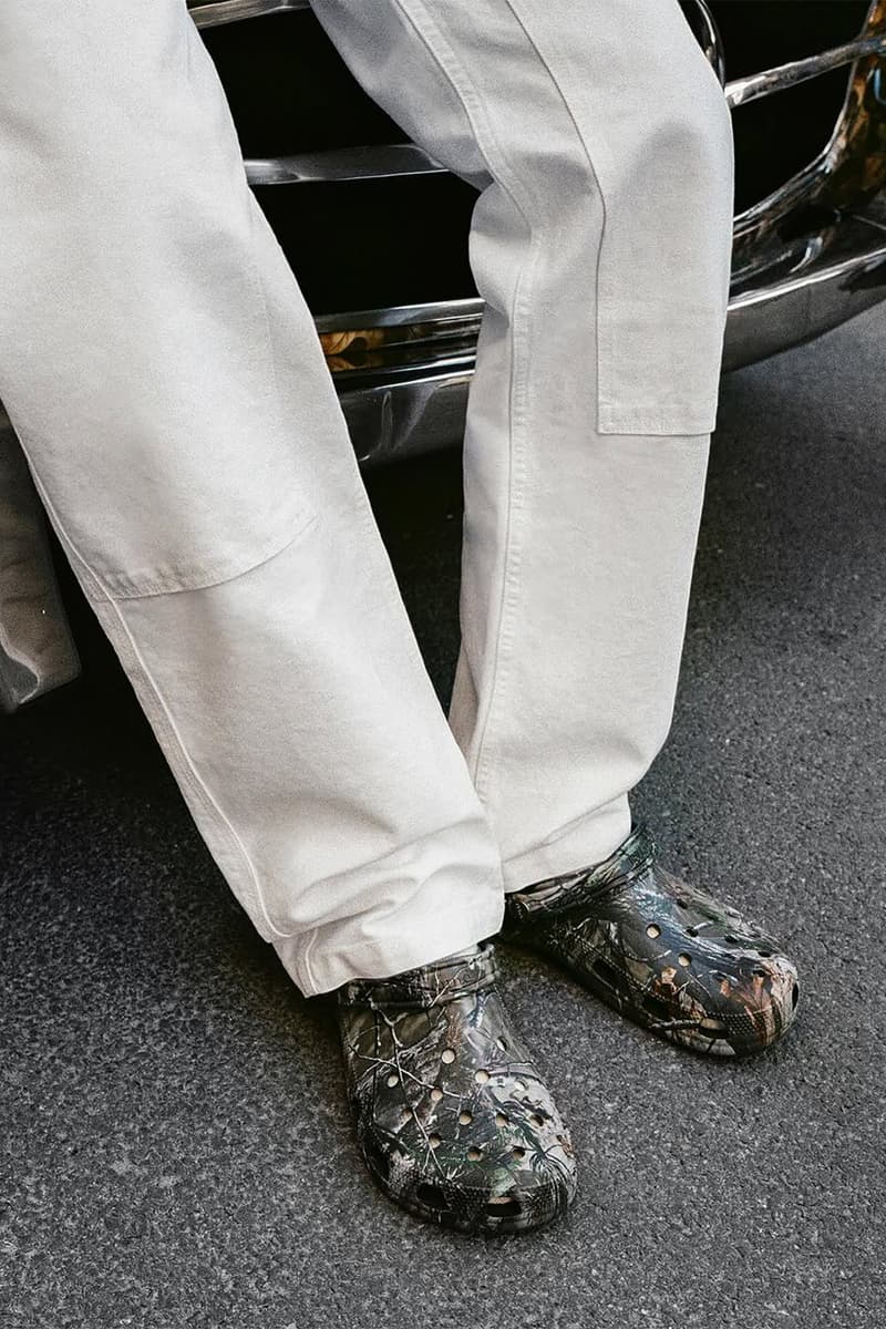 ジョウンド x クロックス 第2弾コラボモデル クラシック クロッグ “リアルツリー/ブラック” の発売情報が解禁 JJJJound Crocs Classic Clogs Realtree/Black release info