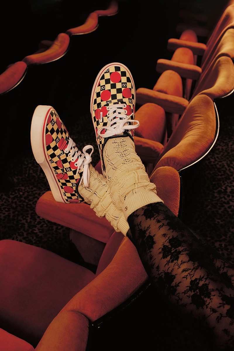 ヴァレンティノとヴァンズの最新コラボフットウェアは夜の街に映える Valentino x Vans collaboration
