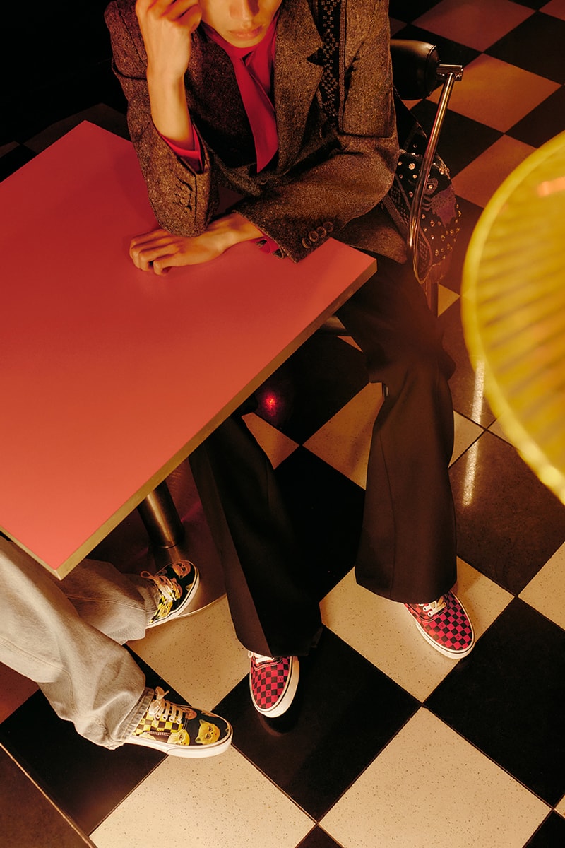 ヴァレンティノとヴァンズの最新コラボフットウェアは夜の街に映える Valentino x Vans collaboration