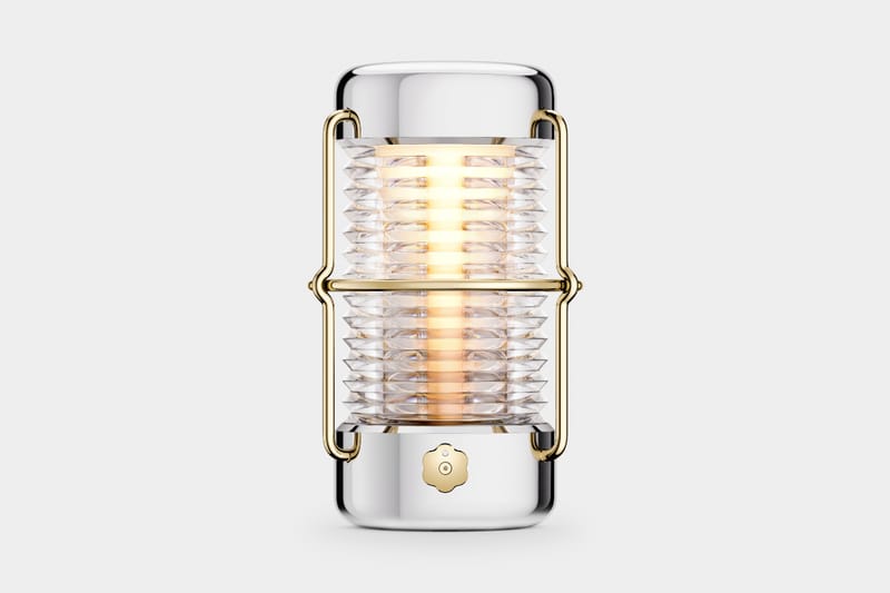 BALMUDA が元 Apple デザイナー ジョニー・アイブと共同開発した LED ランタンを発表