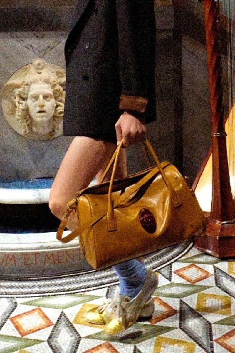 オニツカタイガーがヴェルサーチェとのコラボレーションを発表 Onitsuka Tiger Announces Collaboration with VERSACE