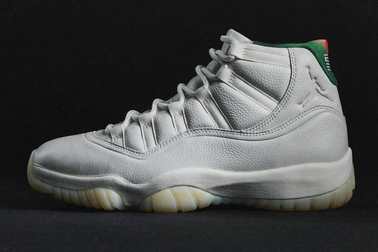 AJ11 285 1