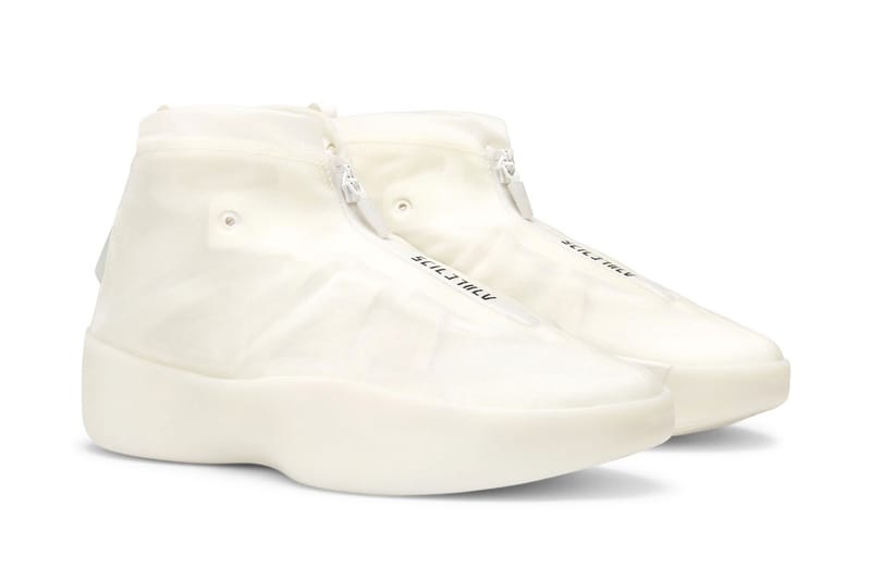 Fear of God Athletics の新作 Basketball II.5 が “Cloud White” を纏って登場