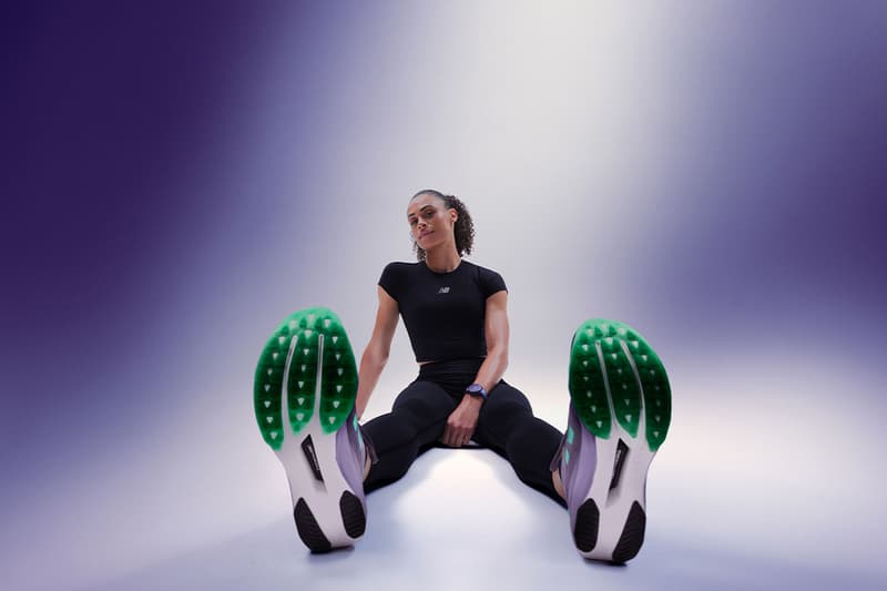 タグ・ホイヤーとニューバランスが初のコラボシューズをリリース tag heuer new balance collabo shoes release info