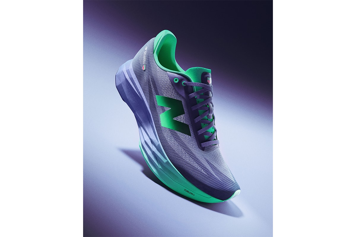 タグ・ホイヤーとニューバランスが初のコラボシューズをリリース tag heuer new balance collabo shoes release info