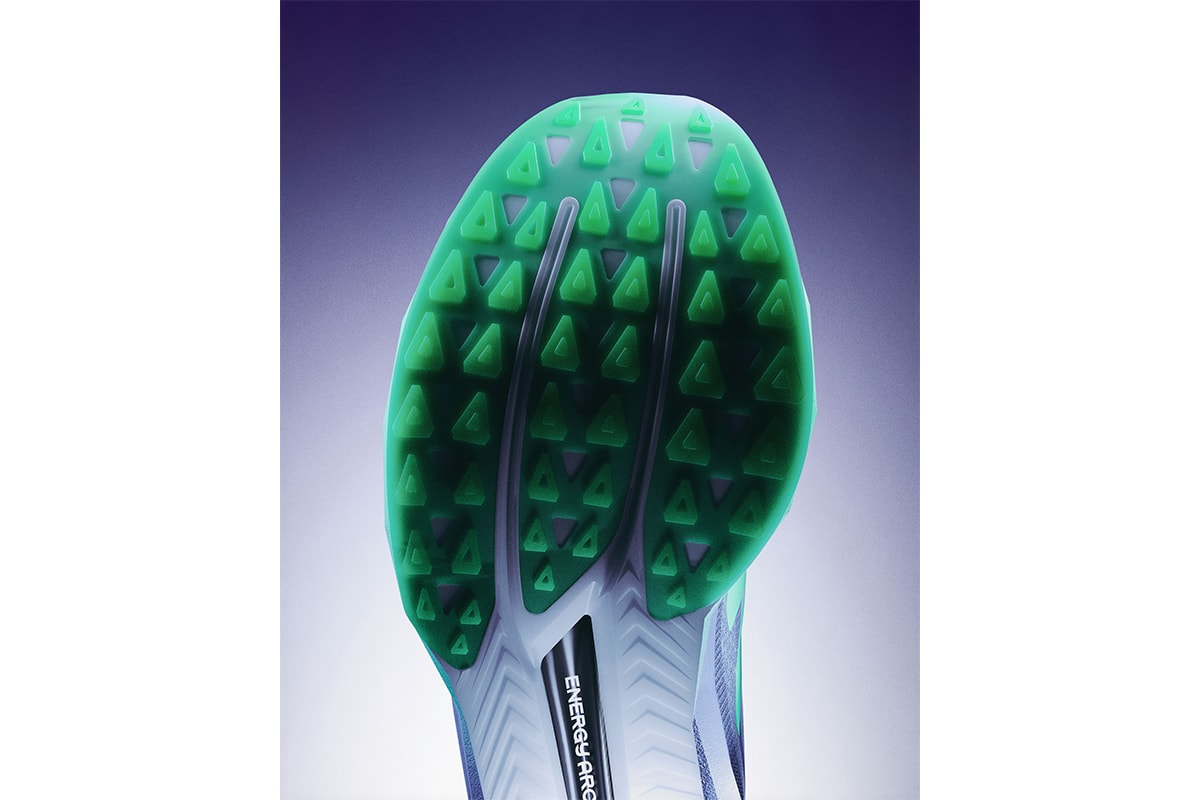 タグ・ホイヤーとニューバランスが初のコラボシューズをリリース tag heuer new balance collabo shoes release info