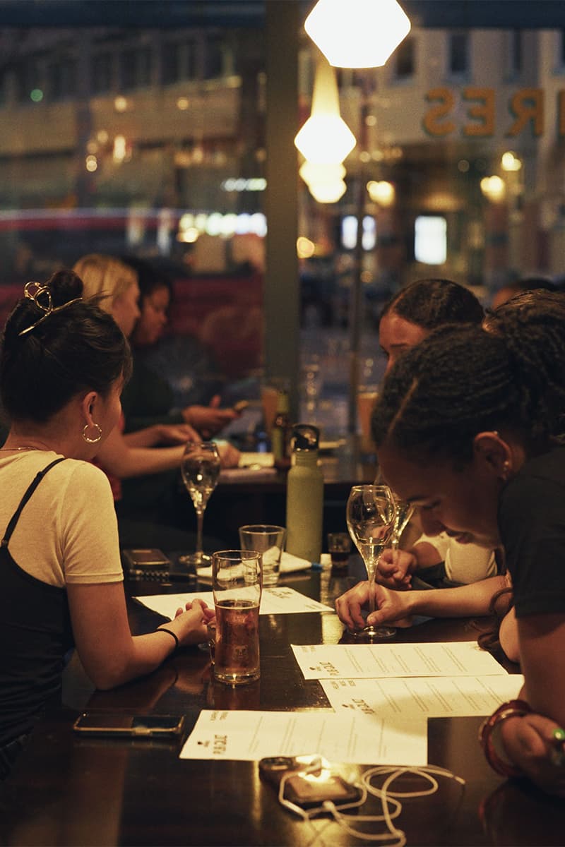 カルフが新作 パブクイズ パックを発売 karhu pub quiz pack release info