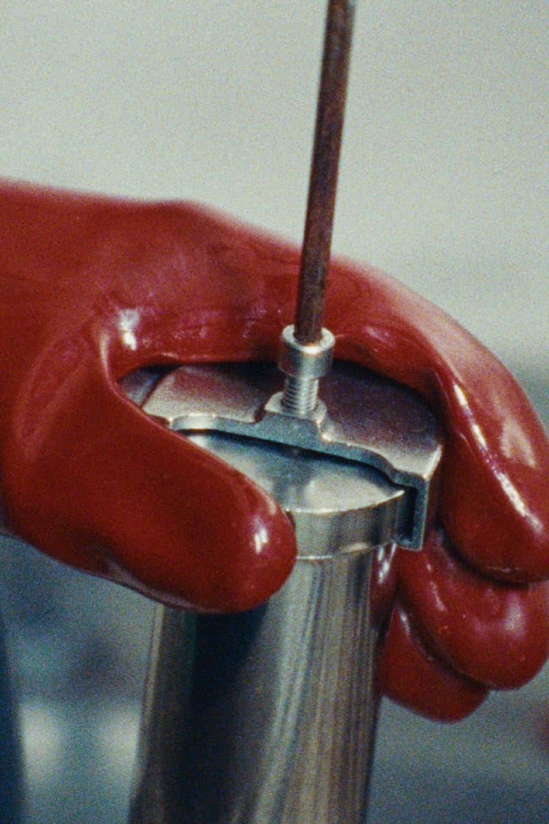 ストーンアイランドより日本の藍染めから着想を得たコロージョン・トリートメントアイテムをリリース stone island corrosion treatment release info