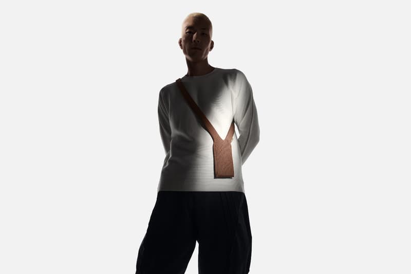 アップルとイッセイ ミヤケがが初コラボレーションプロダクト iPhone Pocket を発表 Issey Miyake Apple iPhone Pocket