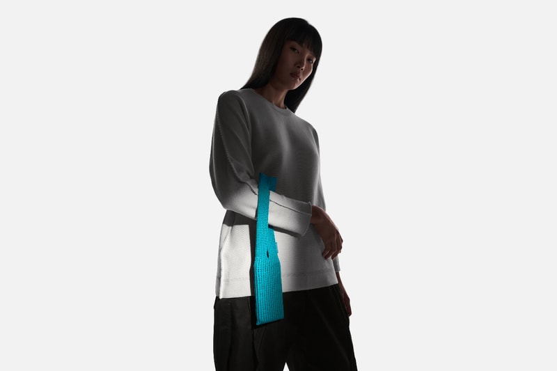 アップルとイッセイ ミヤケがが初コラボレーションプロダクト iPhone Pocket を発表 Issey Miyake Apple iPhone Pocket