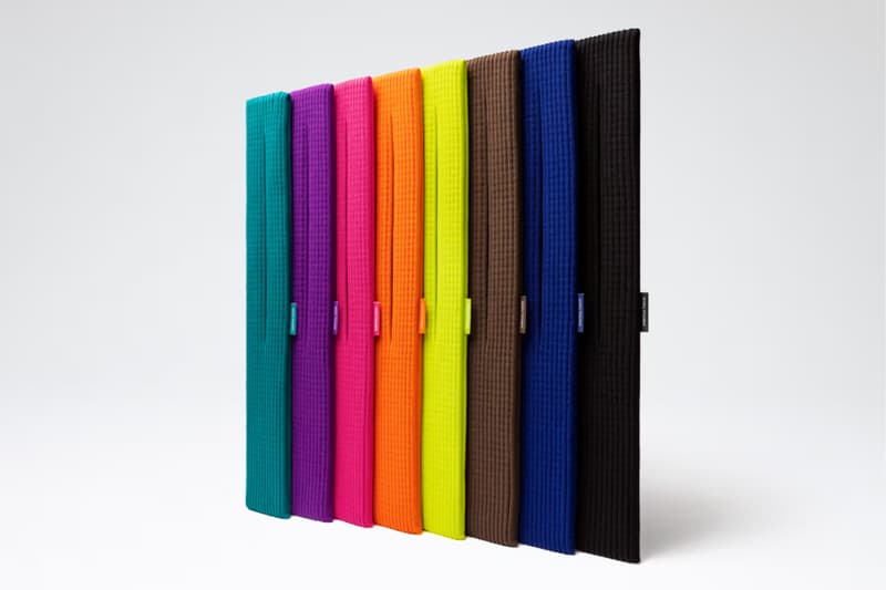 アップルとイッセイ ミヤケがが初コラボレーションプロダクト iPhone Pocket を発表 Issey Miyake Apple iPhone Pocket