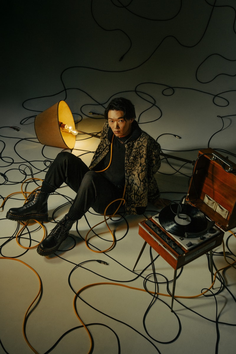 Dr. Martens がホリデーキャンペーン “THE YELLOW STITCH” を始動