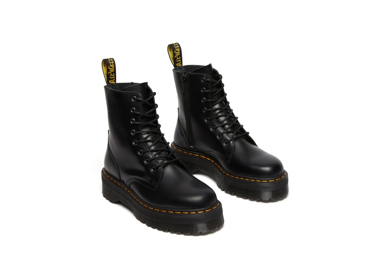 Dr. Martens がホリデーキャンペーン “THE YELLOW STITCH” を始動