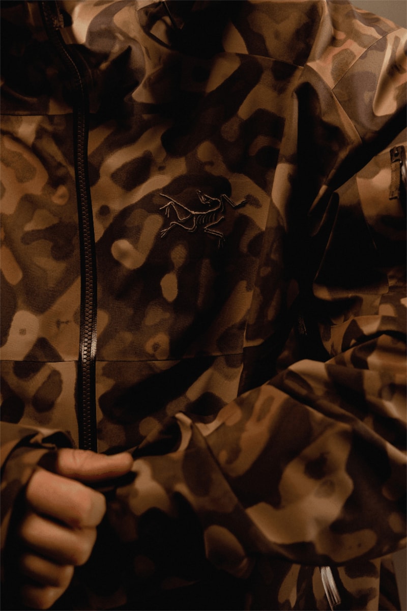 アークテリクス から2025年秋冬 “グロットフラージュ” コレクションが到着 Arc’teryx and Atomic Drop New 2025 Grottoflage Collection, Maverick 105 CTI and Maven 103 CTI skis, Craig Murray and Tonje Kvivik, Grottoflage Maverick 115 CTI