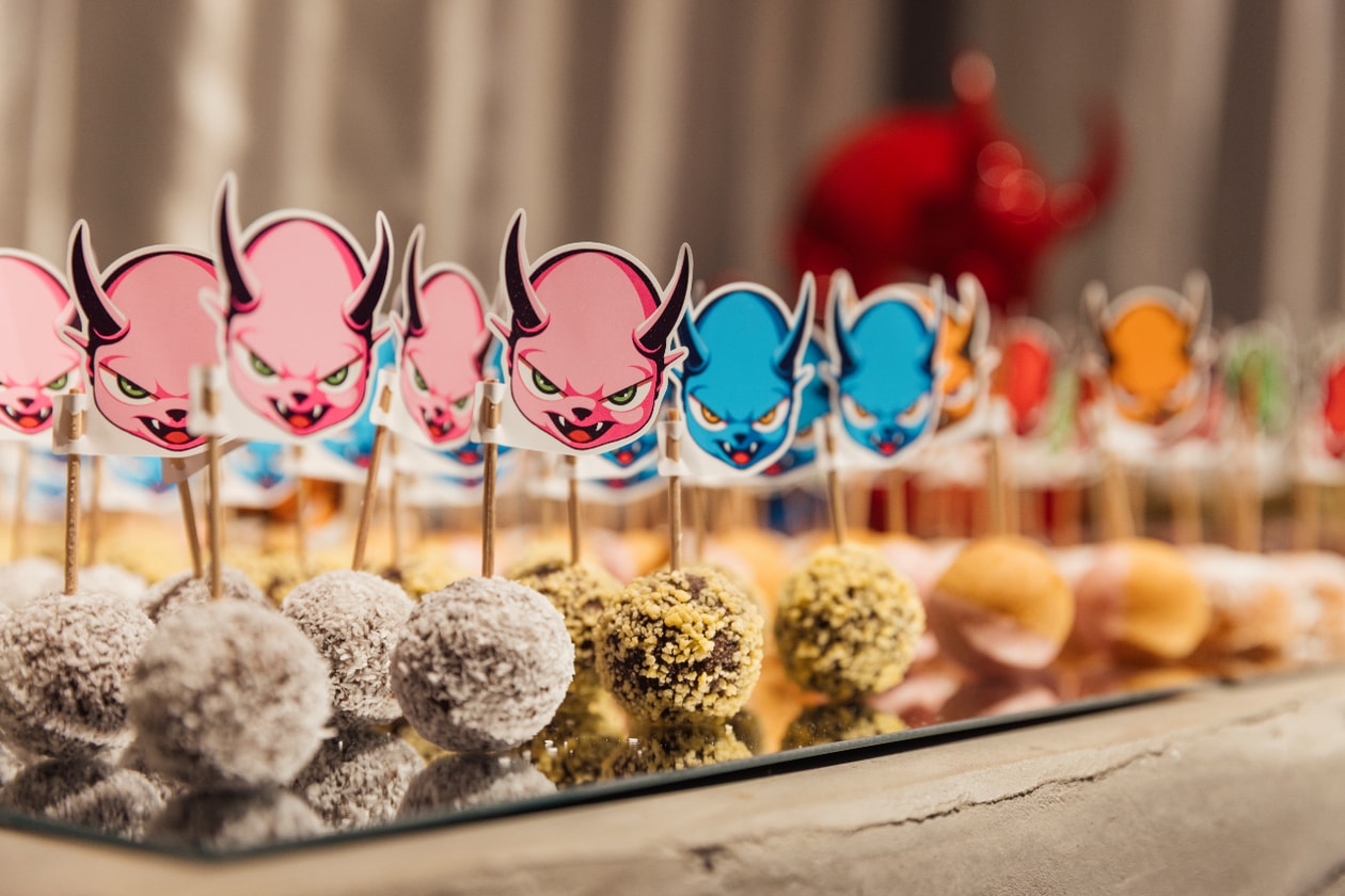 アーティスト Sora Aota がアナログ画法で描く新世界 | インタビュー Sora Aota Solo Exhibition ”Sprout” interview