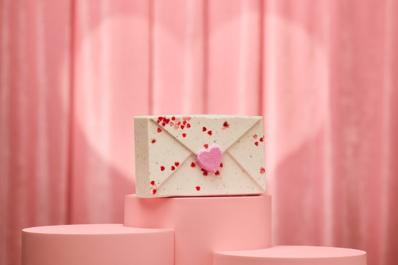 ラッシュがバレンタインコレクションを発表 lush valentine collection release info