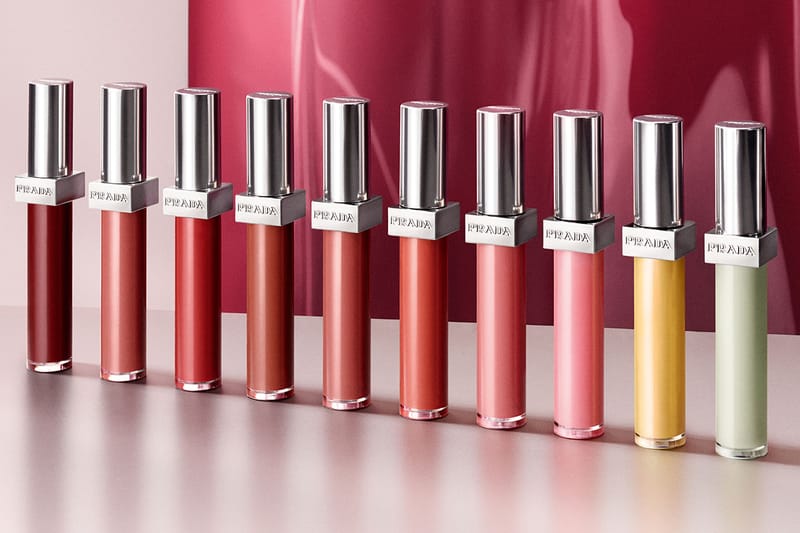 PRADA Beauty がブランド初のリップグロスを発売