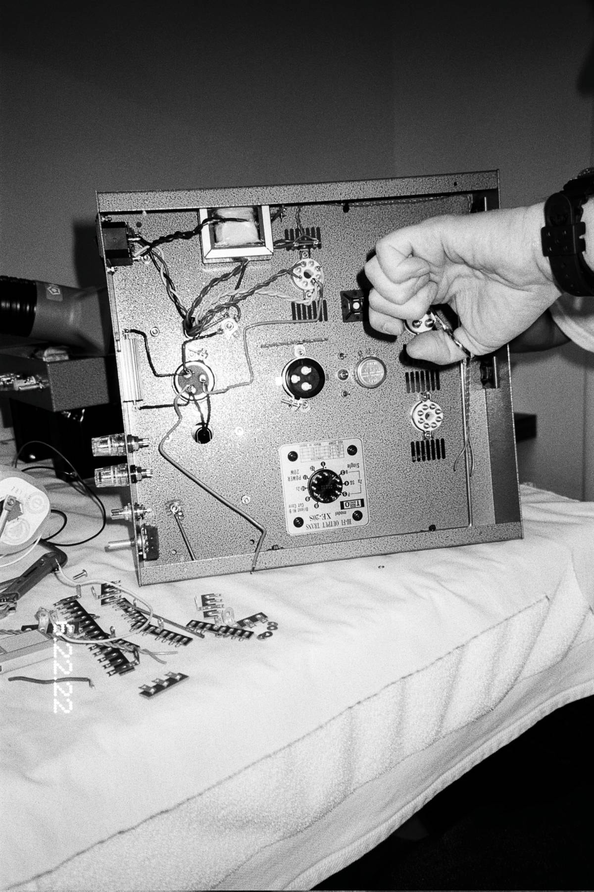 カリモク リサーチがオジャスのデヴォン・ターンブルを迎えた展示 “間の音 ー Between Space & Sound ー”を開催 KARIMOKU RESEARCH Survey 03:FORM FOLLOWS FEELINGS “Between Space & Sound” By OJAS Tokyo and Karimoku Furniture