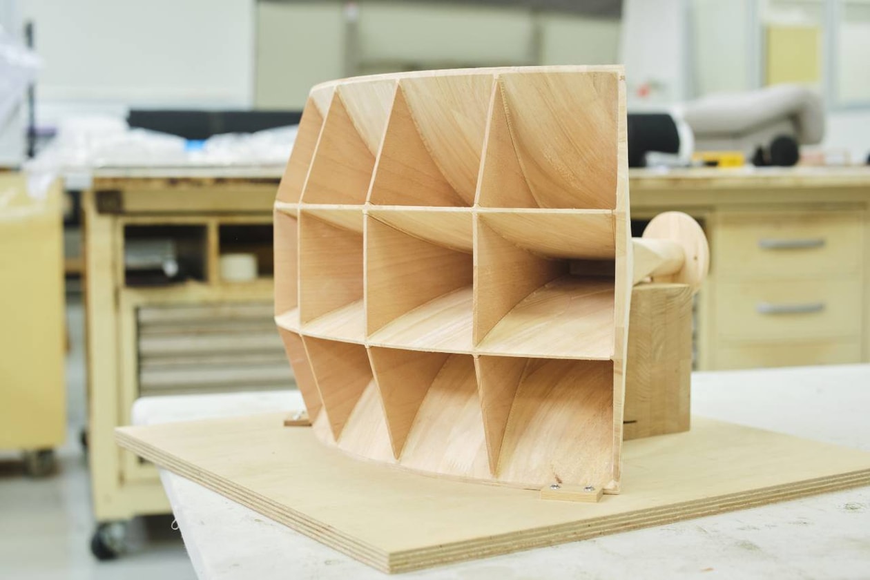 カリモク リサーチがオジャスのデヴォン・ターンブルを迎えた展示 “間の音 ー Between Space & Sound ー”を開催 KARIMOKU RESEARCH Survey 03：FORM FOLLOWS FEELINGS “Between Space & Sound” By OJAS Tokyo and Karimoku Furniture