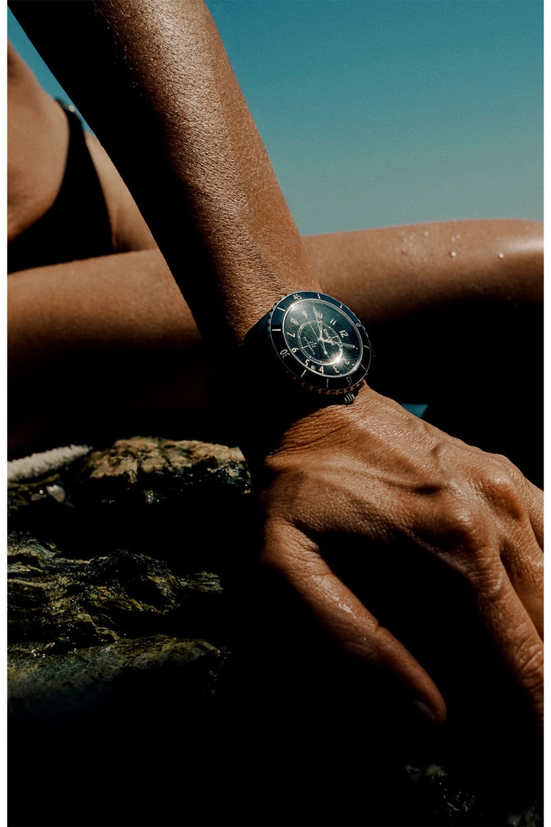 シャネルがアイコンウォッチ J12の新キャンペーンを発表 chanel j12 new campaign gisele bundchen clement chabernaud