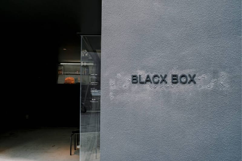 モノクロームの建築 ── 千駄ヶ谷『BLACX BOX』を紐解く | Interviews