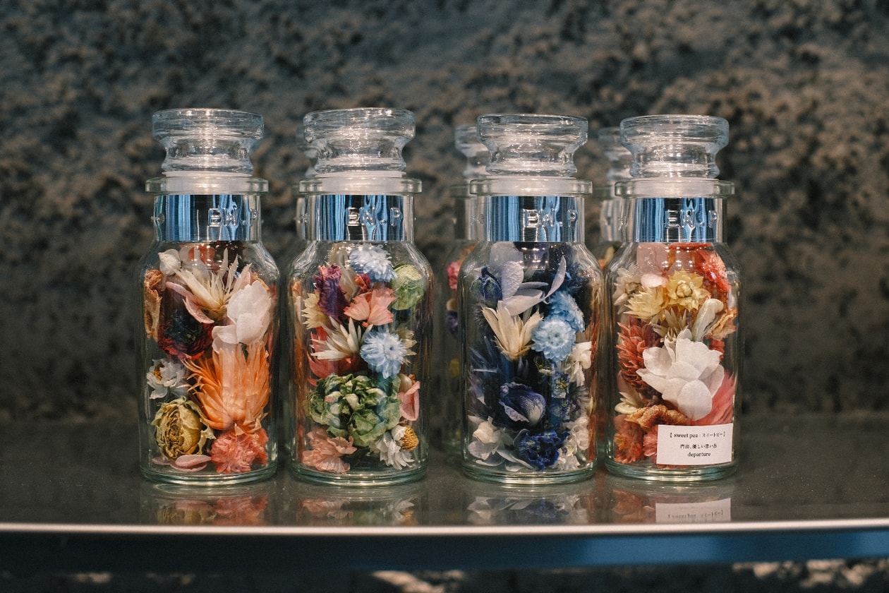 イーダブリューファーマシー #106  ──  エデンワークスとロッキーズ マッチャが差し出す感性の処方箋  | インタビュー EW.Pharmacy #106, Rocky’s Matcha, MEGUMI SHINOZAKI, Rocky Xu, Interviews