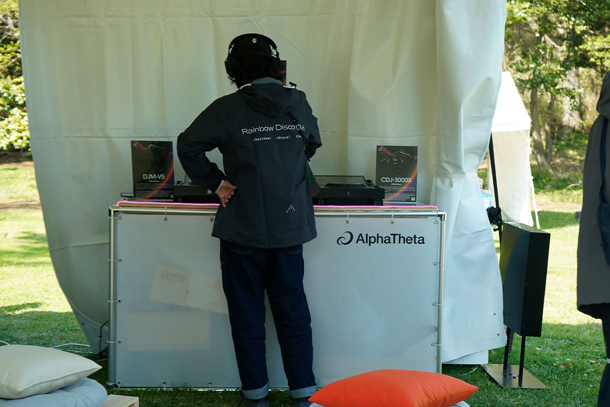 メーカーからカルチャーブランドへ ── AlphaTheta が提案する新たな音楽体験 alphatheta rainbow disco club report