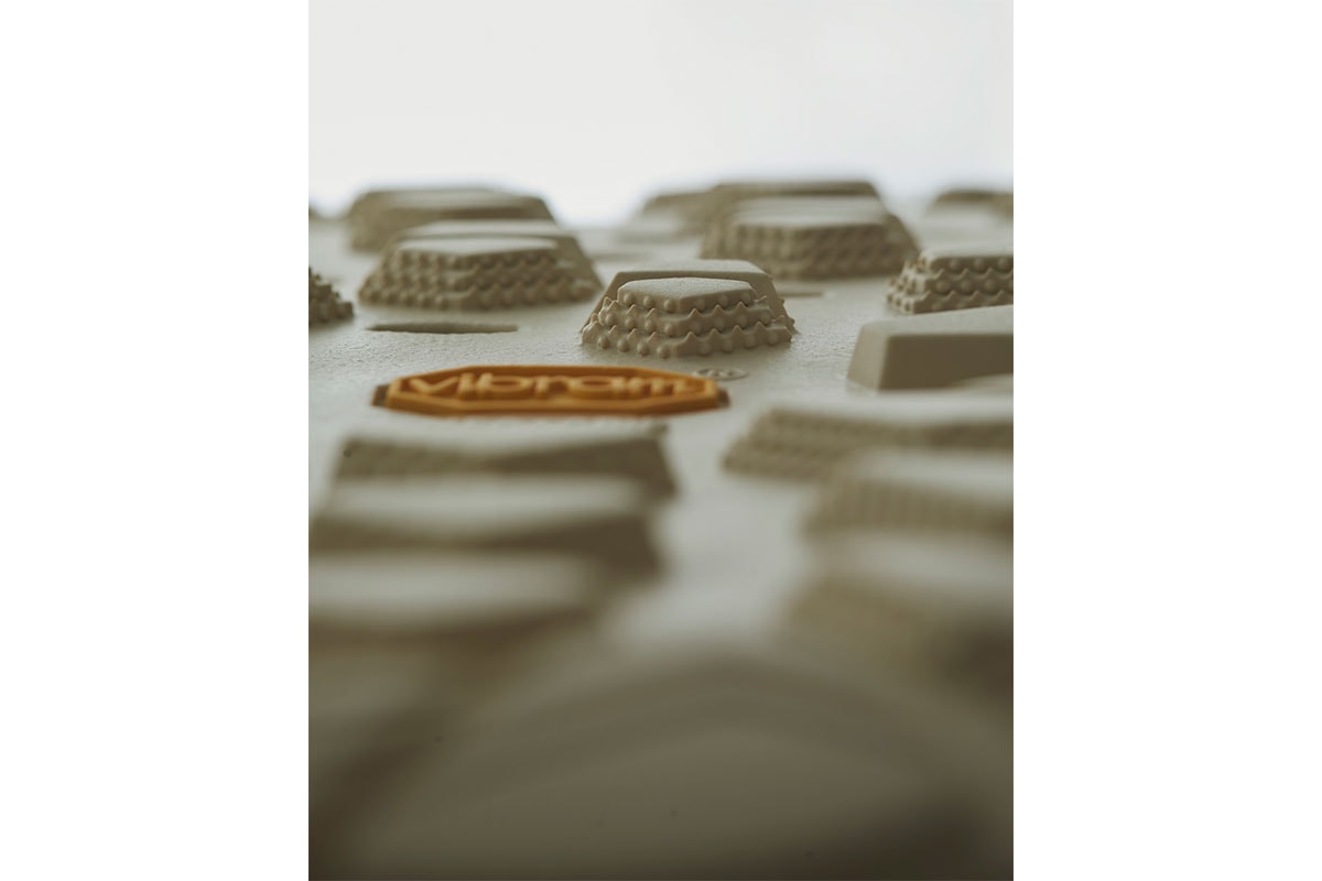 nonnative デザイナー藤井隆行が提案する日常と旅を繋ぐシームレスな在り方 ── nonnative x MIZUNO 第2章 | Interviews nonnative mizuno wave mujin ls mid gtx release interviews