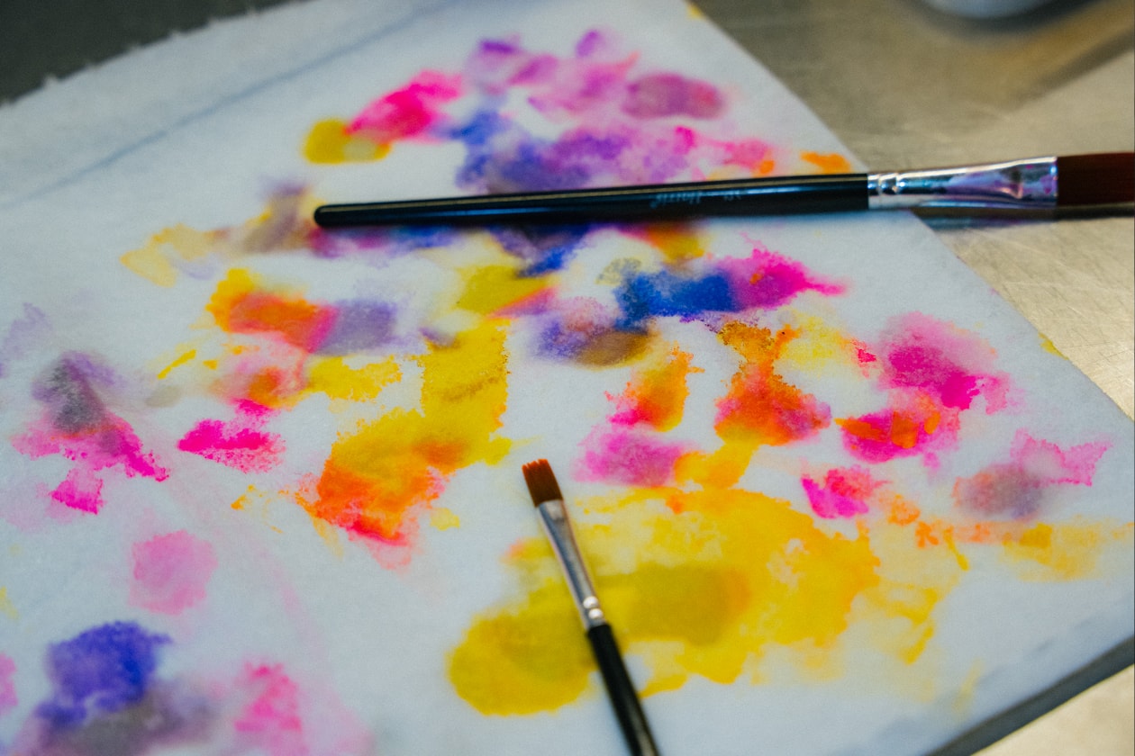 ロレンツ.OGが語る “エア イン カラー” の思想とスニーカーカルチャーへの想い | インタビュー LORENZ.OG AIR in colour atmos interview