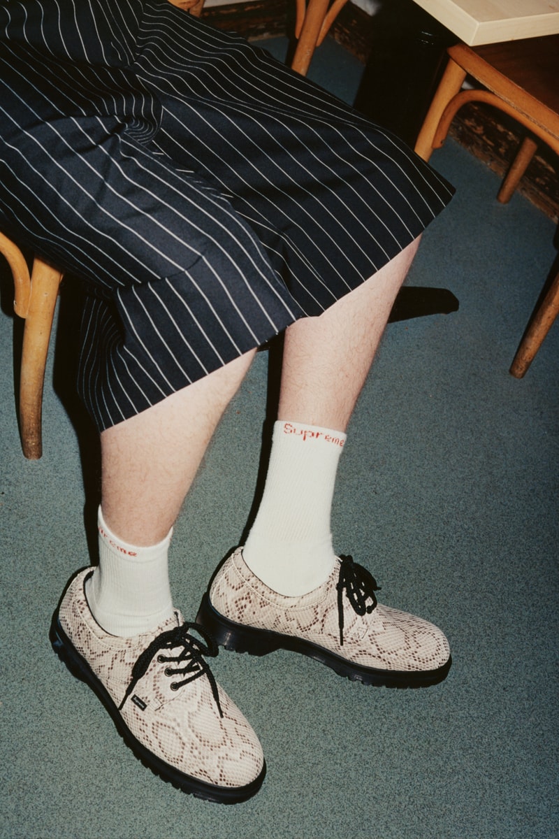 シュプリーム x ドクターマーチンが2026年春夏シーズンのコラボシューズを発表 Supreme Dr. Martens Postal Shoe release info