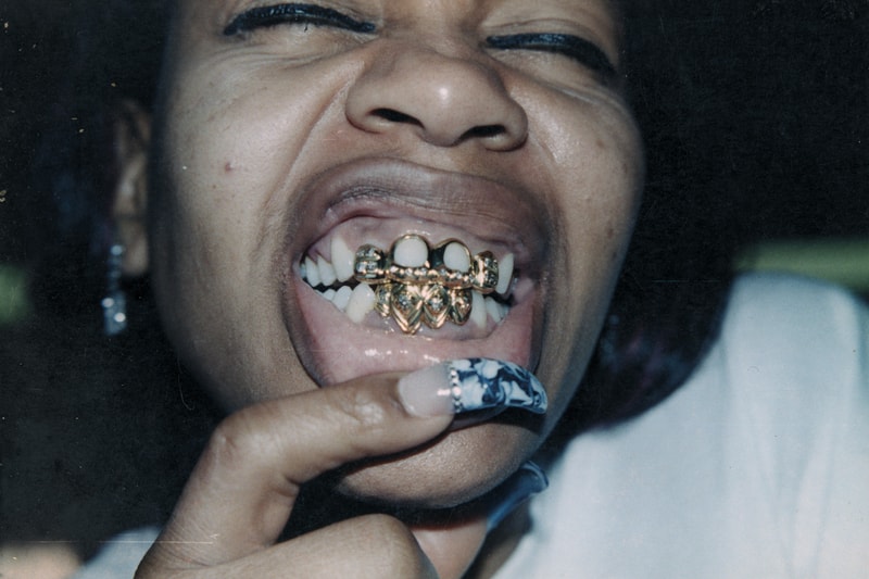 “グリルズ”の歴史を網羅した書籍『MOUTH FULL OF GOLDS』のブックサイニングイベントがドーバーストリートマーケット ギンザで開催 MOUTH FULL OF GOLDS Dover Street Market Ginza Eddie Plein Lyle Lindgren GRILLZ JEWELZ Tetsuya Akiyama