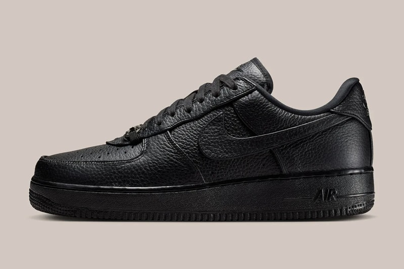 ナイキからローファー仕様のエアフォース 1 ローが登場 Nike Dresses Up The Air Force 1 Low With Loafer Buckles