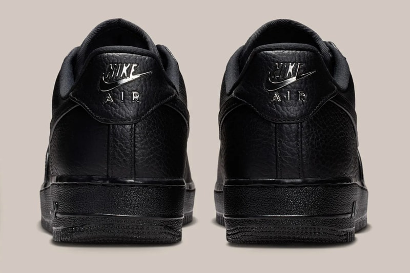 ナイキからローファー仕様のエアフォース 1 ローが登場 Nike Dresses Up The Air Force 1 Low With Loafer Buckles
