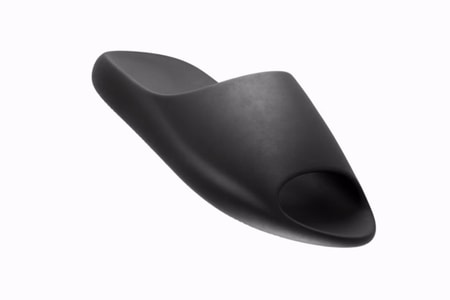 YEEZY が新作スライド YS-02 を発表