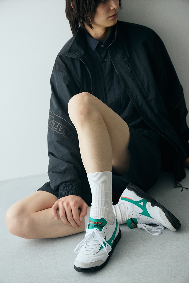 ミズノがMORELIA LSの限定カラーとトラックブルゾンを発売 mizuno morelia ls prism white pack 90s football culture ispire bruzon release info