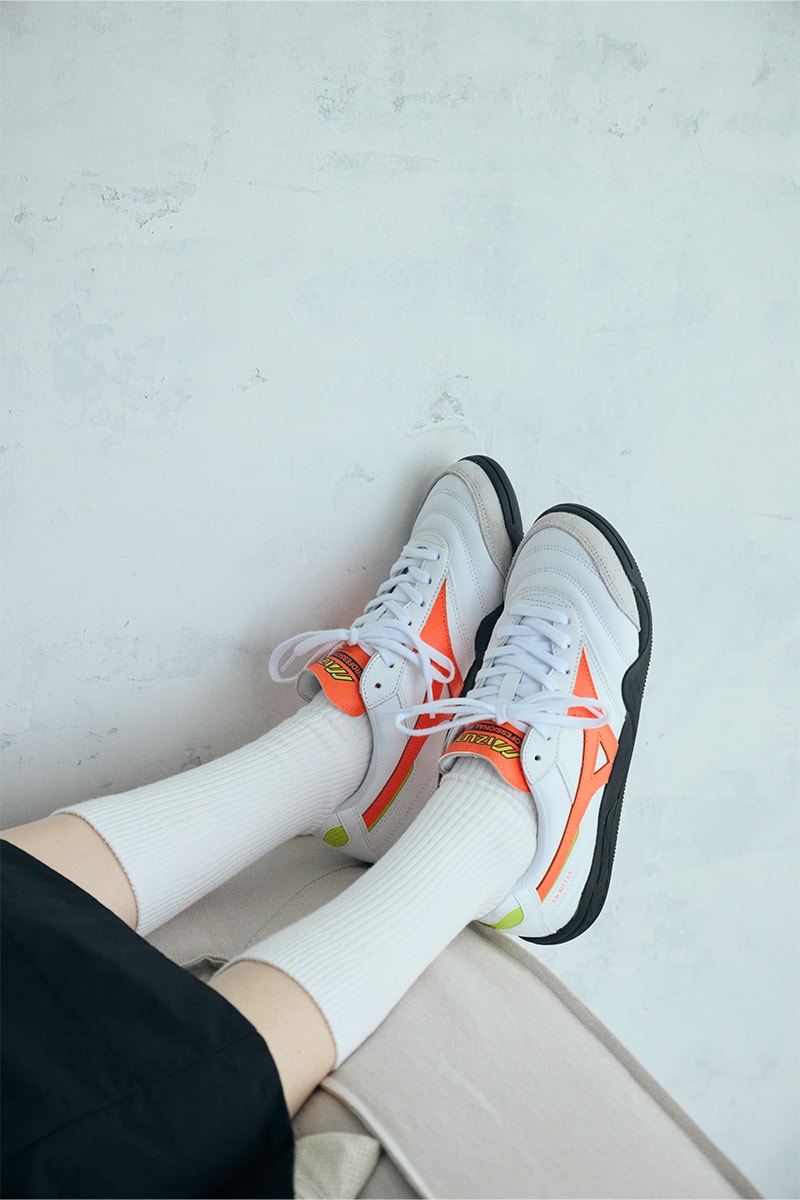 ミズノがMORELIA LSの限定カラーとトラックブルゾンを発売 mizuno morelia ls prism white pack 90s football culture ispire bruzon release info
